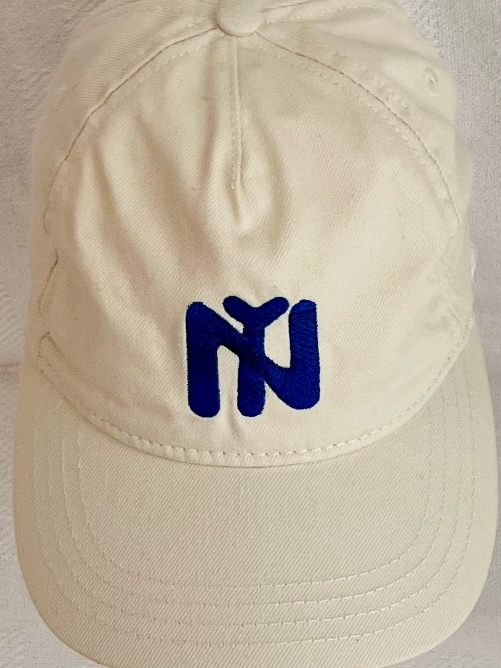 Ainé Leon DoreCream Snapback Cap with Subtle Gold Logo Tag